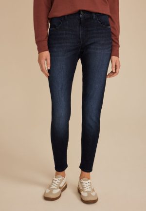 m jeans by maurices&trade; Cool Comfort High Rise Seamless Jegging