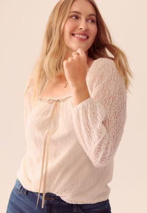 Satin Trim Lace Bubble Hem Blouse